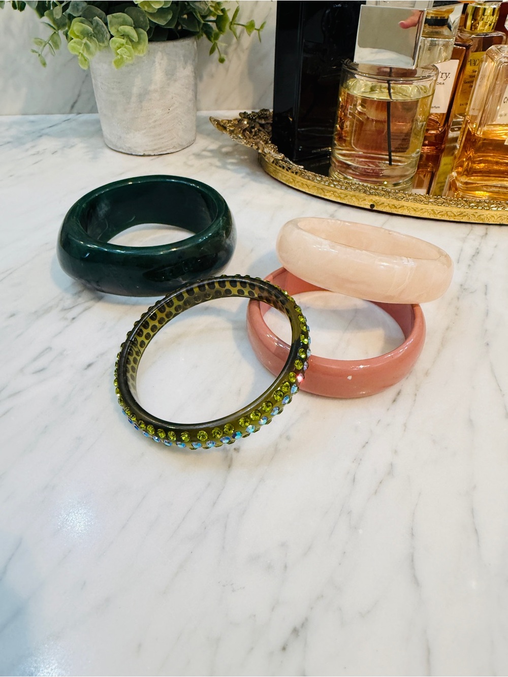 Vintage Lucite Bangle Set Green and Pink - Picture 10 of 11